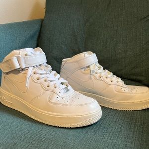 Nike Air Force 1 men’s size 9.5
